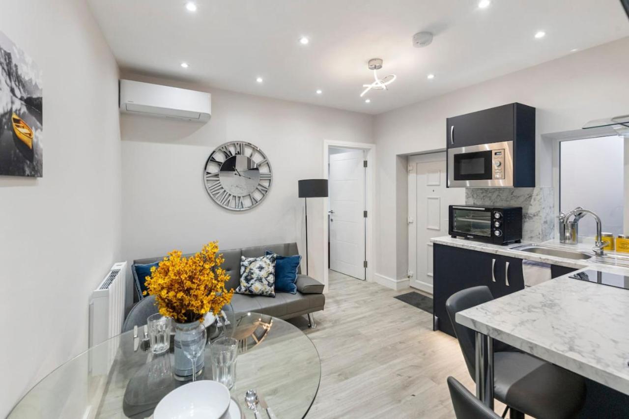 Stylish Modern Gem Golders Green