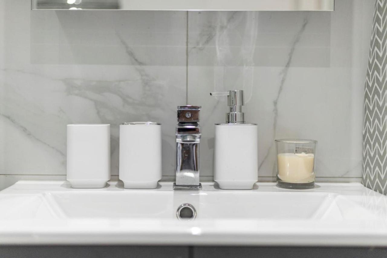 Stylish Modern Gem Golders Green