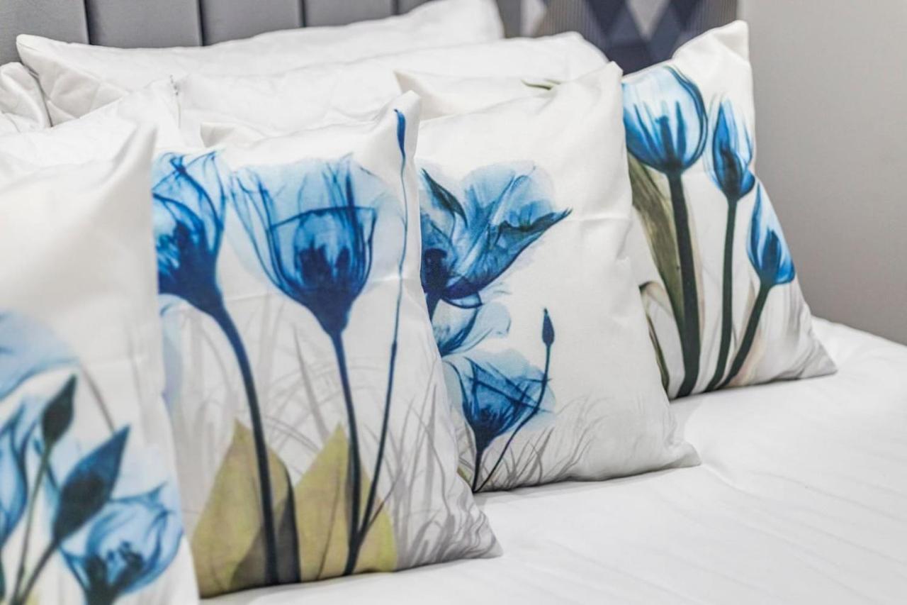 Stylish Modern Gem Golders Green Londra